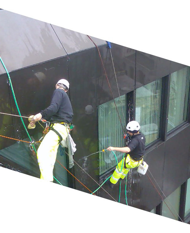 Abseiling worker
